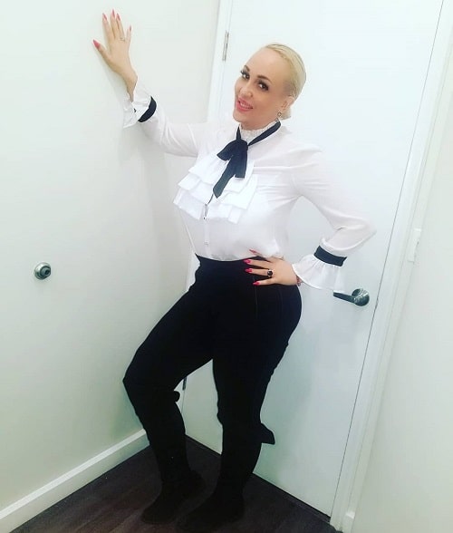 A picture of Chrissy Monroe.